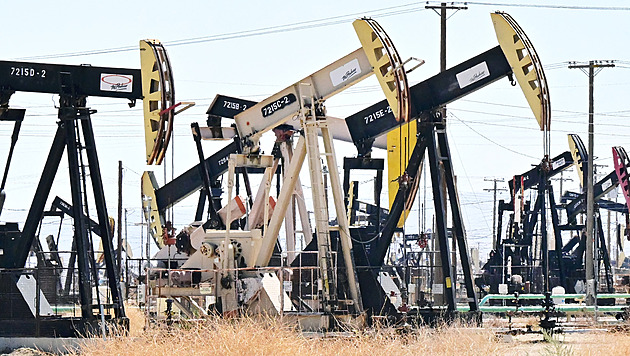 USA těží nejvíce ropy na světě. Proč chce Donald Trump i tu z Venezuely