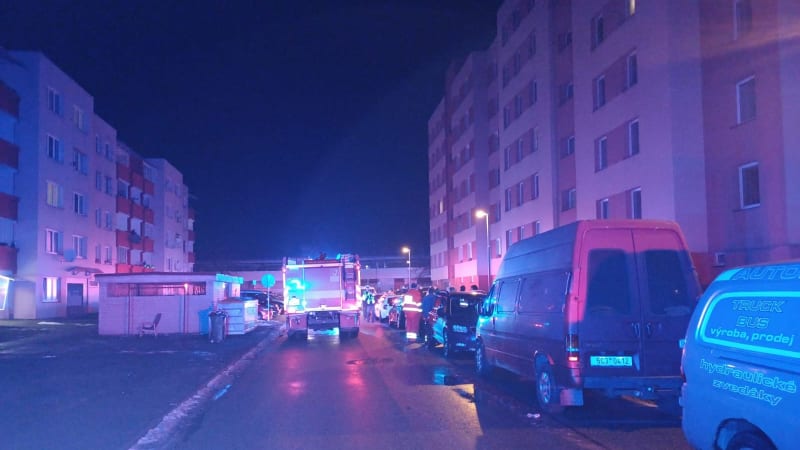 Požár bytu v Českých Budějovicích: Na místě jsou zranění, zasahují všechny složky IZS
