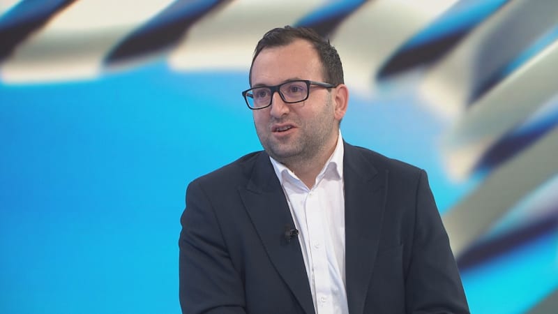 Piráti udělali ze Sněmovny kabaret, řekl Kulidakis. Opozice je podle něj v rozkladu a tápe