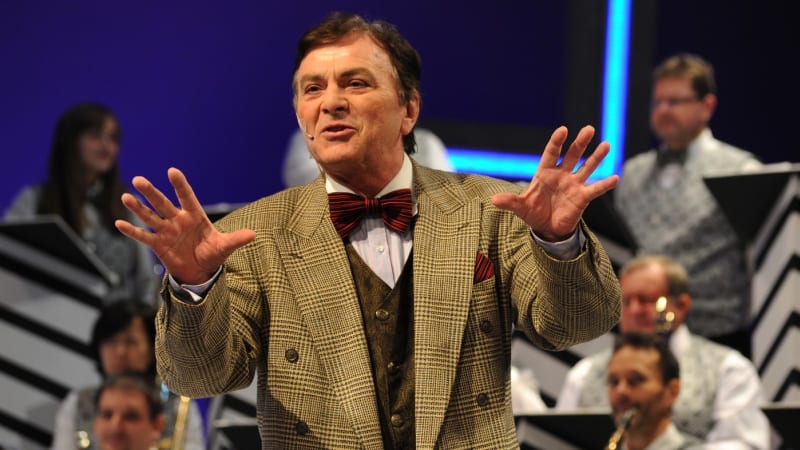 Trávníček strávil po operaci několik dní v umělém spánku. Herec ruší veškerý pracovní program