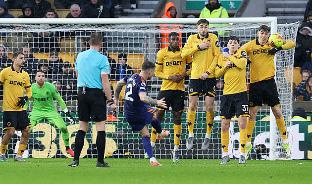 ONLINE: Wolves s Krejčím proti Newcastlu udrželi nulu, Villa a Everton zatím bez gólu