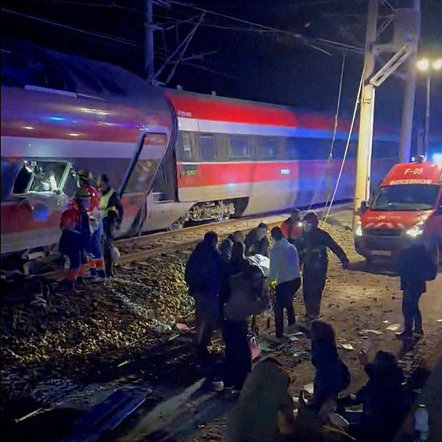 Srážku vlaků na jihu Španělska nepřežilo 39 lidí, ministr ji má za extrémně podivnou