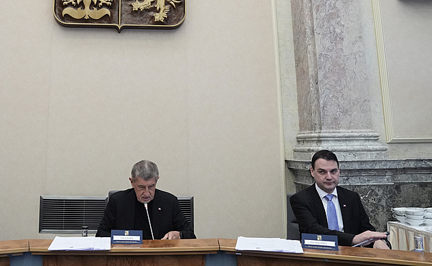 Vláda rozhodovala o konci Kalouska ve správní radě VZP a zálohování obalů