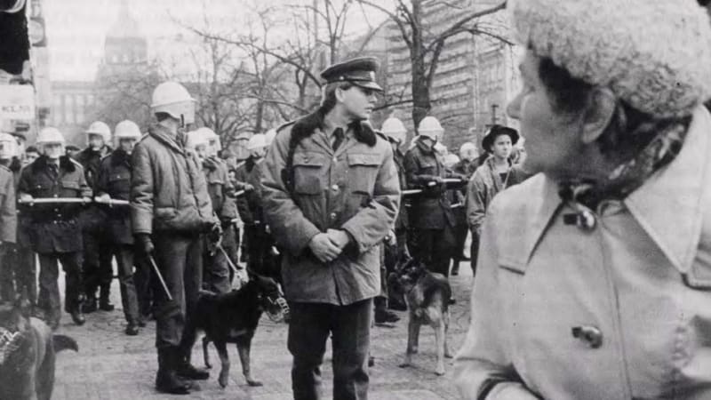 Těžkooděnci bušili pendreky i do důchodců, líčí pamětník Palachova týdne z ledna 1989