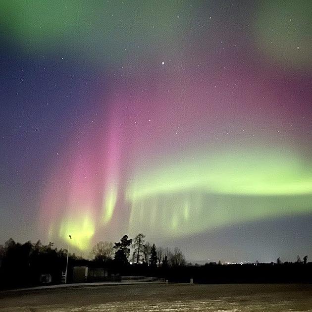 Polární záře nad Brnem. Hvězdárna zachytila unikátní výjev, pomohlo i štěstí