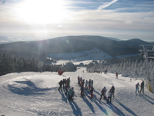 V Horní Malé Úpě se při lyžování vážně zranilo dítě, patrně narazilo do stromu