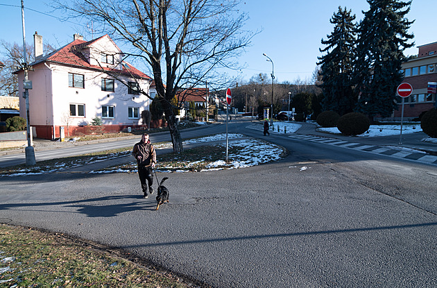 Na plavání se děti dostanou bezpečněji. Pod lázněmi vznikne nový přechod