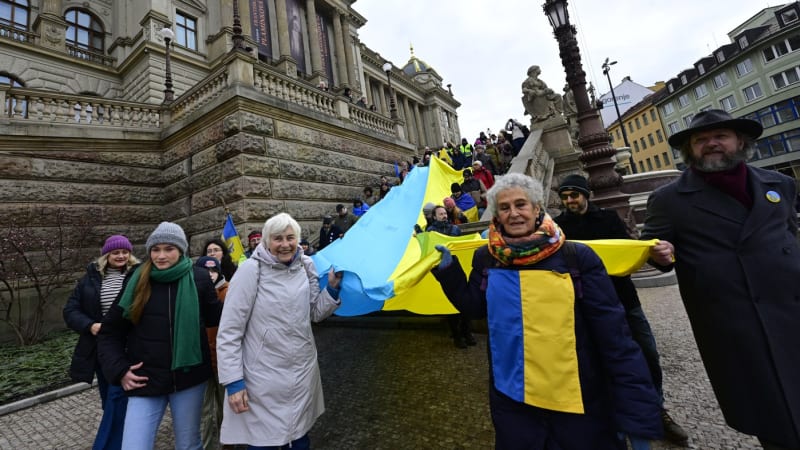 Stop imperiálnímu Rusku, znělo Prahou. Tisíce lidí podpořily Ukrajinu, byl mezi nimi i Pavel
